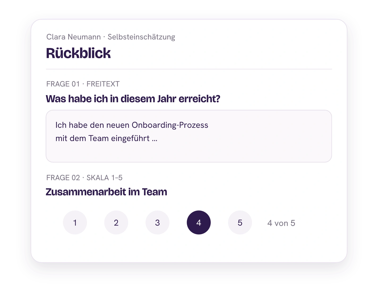 Claras digitale Selbsteinschätzung mit Freitextantwort und Bewertungsskala.